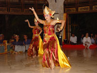 Gamelan und Tanz auf Bali