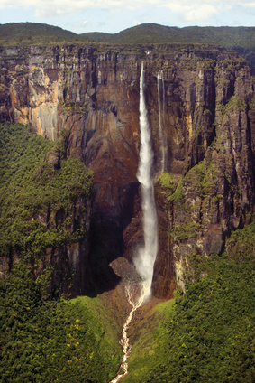 Und dann sind da noch die Angel Falls umgeben von einem einmalig schönen Nationalpark an der Grenze zwischen Venezuela und Brasilien. Diese Wasserfälle sind die höchsten der Welt.